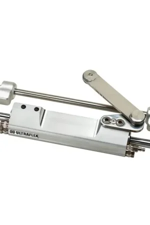 Saldi Pistone Silversteer UC130-SVS/1 con raccordi orientati e bullone di collegamento ULTRABOLT alta resistenza per applicazioni nautiche