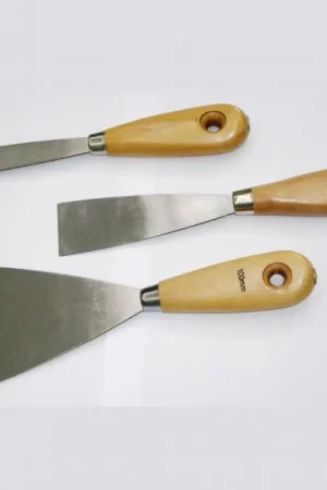 Must-Have Spatola in Metallo con Manico in Legno